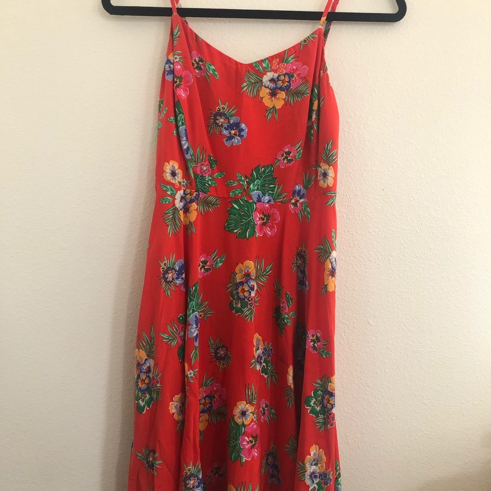 Red floral dress 👗 🌺